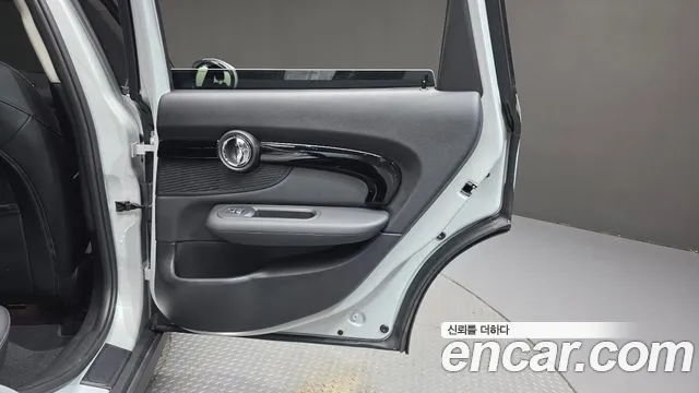Mini Clubman 2023 — фото 15