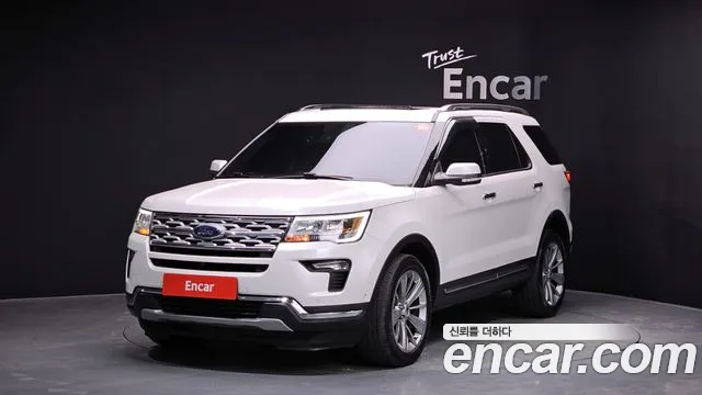 Ford Explorer 2019 — фото 1