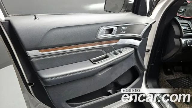 Ford Explorer 2019 — фото 14