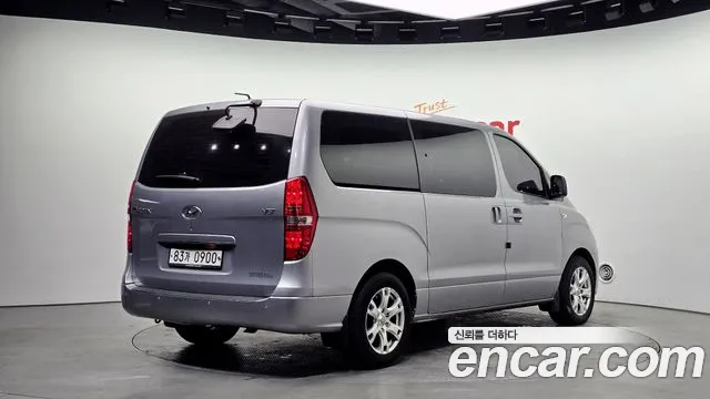 Hyundai Starex 2018 — фото 2