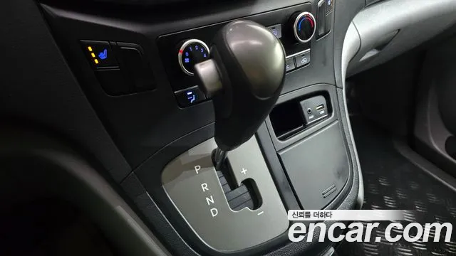 Hyundai Starex 2018 — фото 9