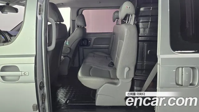Hyundai Starex 2018 — фото 11