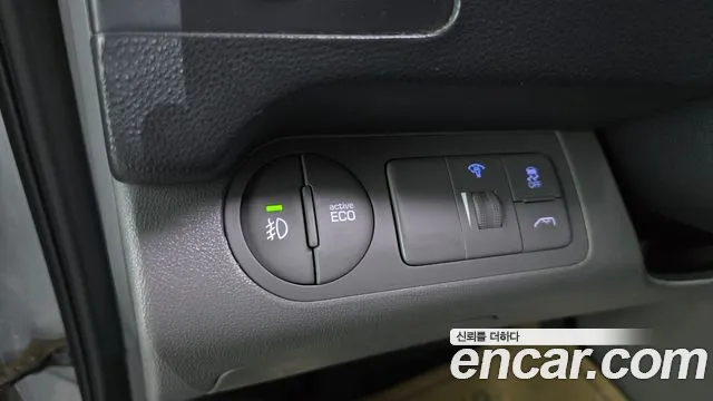 Hyundai Starex 2018 — фото 16