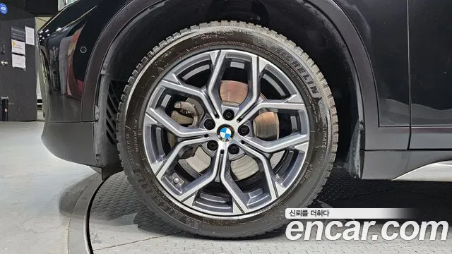 BMW X1 2021 — фото 5