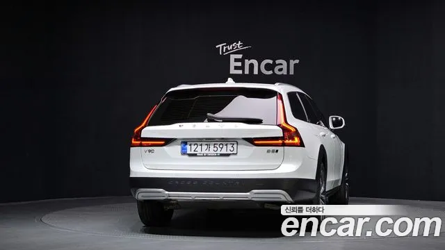Volvo V90 2021 — фото 4