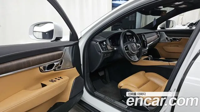 Volvo V90 2021 — фото 13