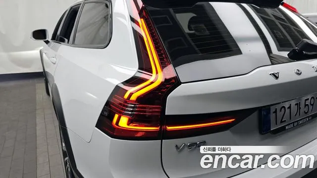 Volvo V90 2021 — фото 9