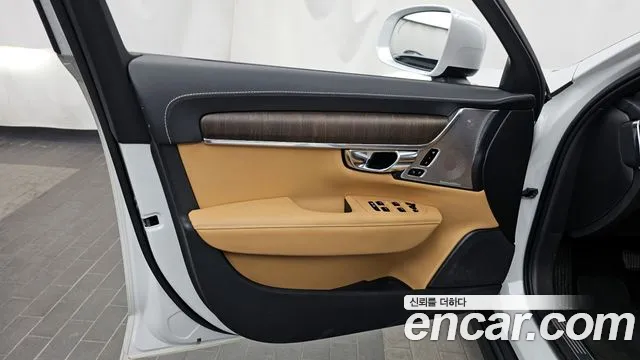 Volvo V90 2021 — фото 14
