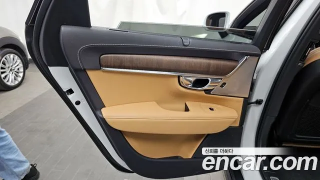 Volvo V90 2021 — фото 15