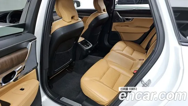 Volvo V90 2021 — фото 16