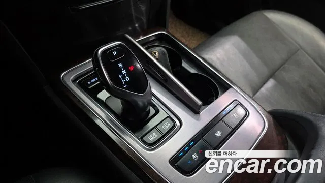 Hyundai Equus 2014 — фото 9