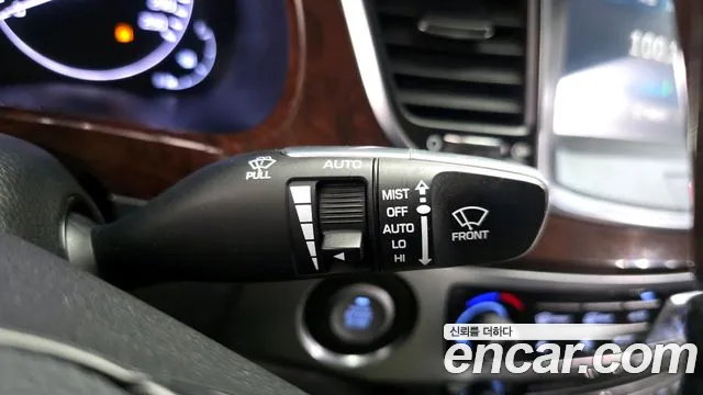 Hyundai Equus 2014 — фото 19