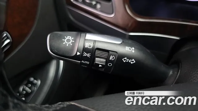 Hyundai Equus 2014 — фото 20