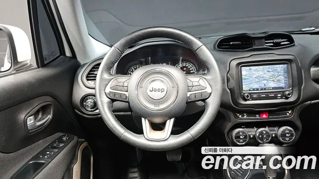 Jeep Renegade 2017 — фото 18