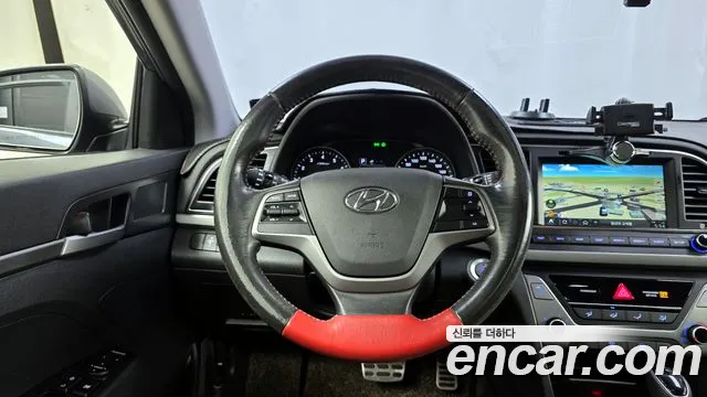 Hyundai AVANTE 2017 — фото 13
