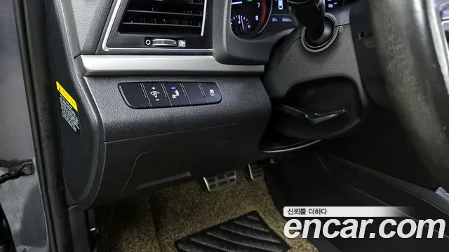 Hyundai AVANTE 2017 — фото 18