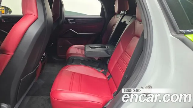Porsche Cayenne 2022 — фото 12