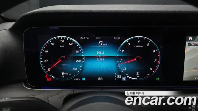 Mercedes-Benz E-Class 2022 — фото 11