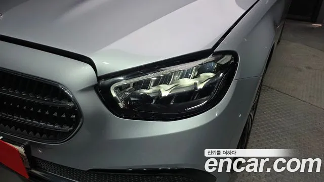 Mercedes-Benz E-Class 2022 — фото 8