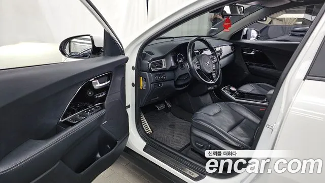 Kia Niro 2019 — фото 13