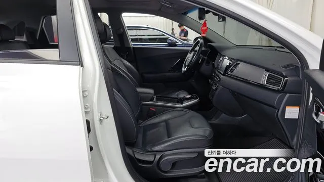 Kia Niro 2019 — фото 17