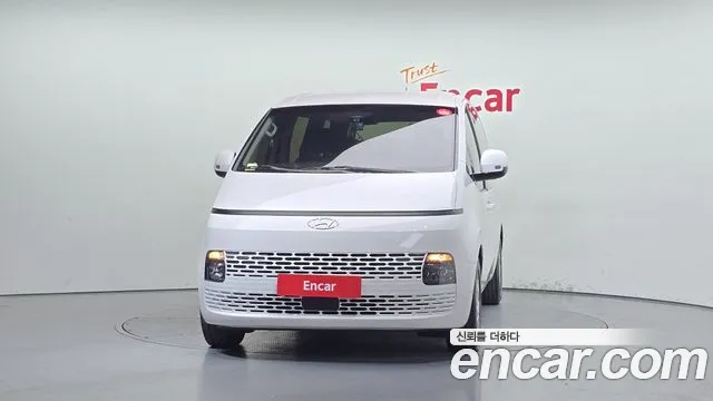 Hyundai Staria 2022 — фото 3