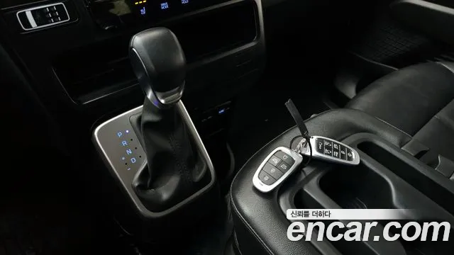 Hyundai Staria 2022 — фото 12