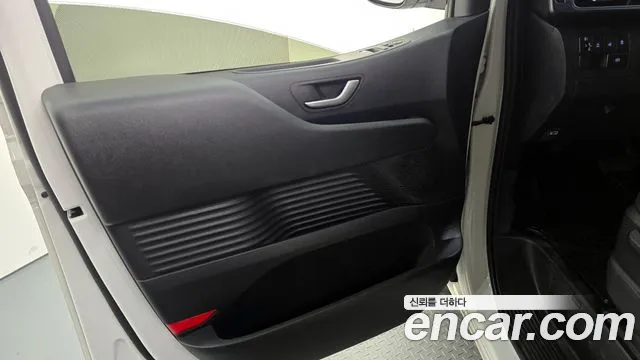 Hyundai Staria 2022 — фото 14