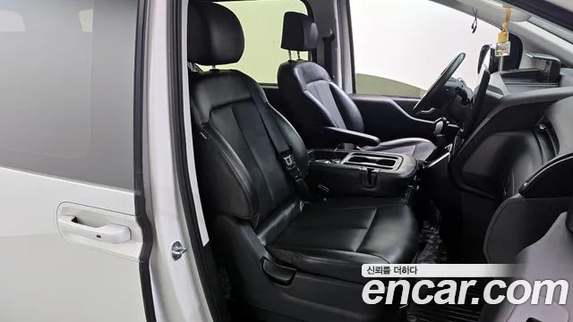 Hyundai Staria 2022 — фото 16