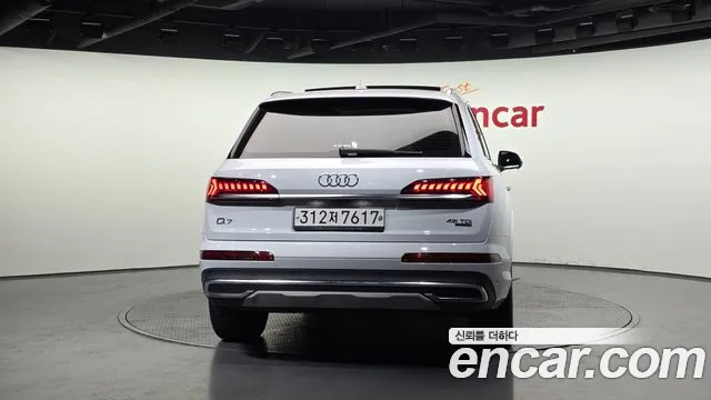 Audi Q7 2020 — фото 4