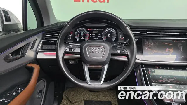 Audi Q7 2020 — фото 12