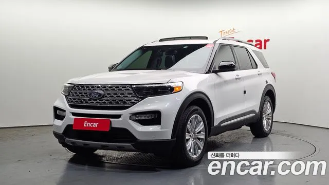 Ford Explorer 2023 — фото 1