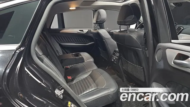 Mercedes-Benz GLE-Class 2018 — фото 16
