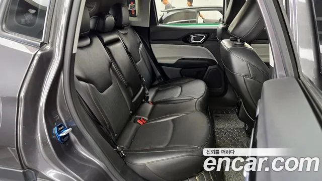 Jeep Compass 2022 — фото 17