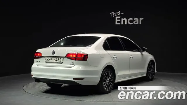 Volkswagen Jetta 2015 — фото 2