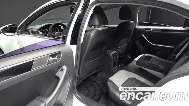 Volkswagen Jetta 2015 — фото 12