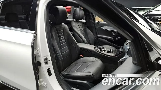 Mercedes-Benz E-Class 2020 — фото 13