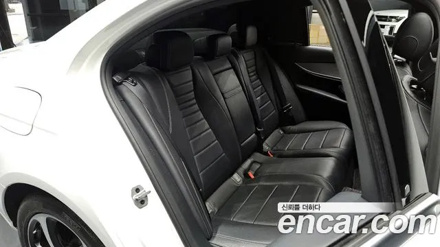 Mercedes-Benz E-Class 2020 — фото 16