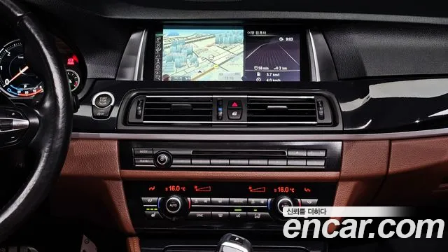 BMW 5-Series 2016 — фото 20