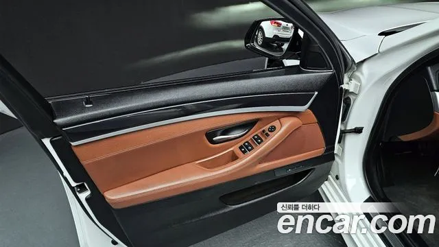 BMW 5-Series 2016 — фото 13
