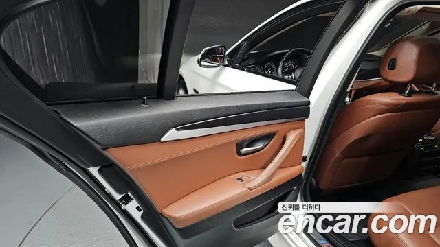 BMW 5-Series 2016 — фото 14