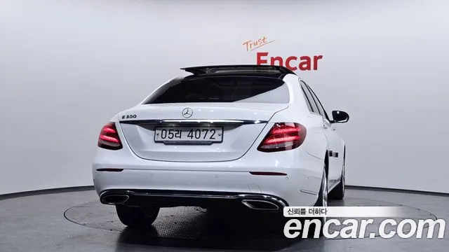 Mercedes-Benz E-Class 2017 — фото 4