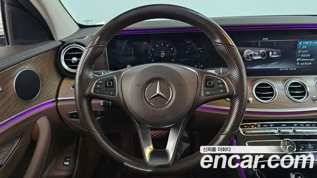 Mercedes-Benz E-Class 2017 — фото 19