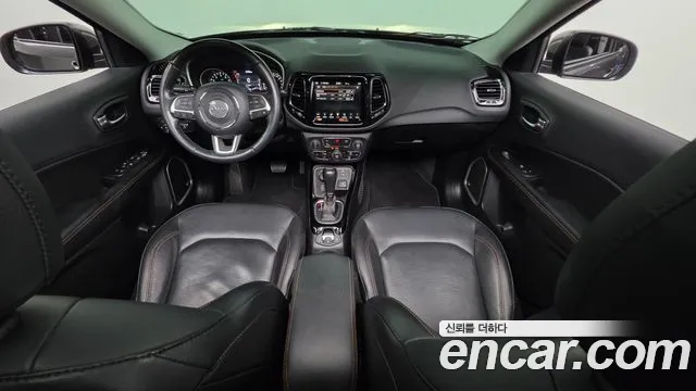 Jeep Compass 2019 — фото 10