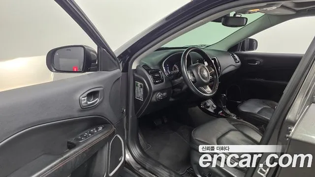 Jeep Compass 2019 — фото 13