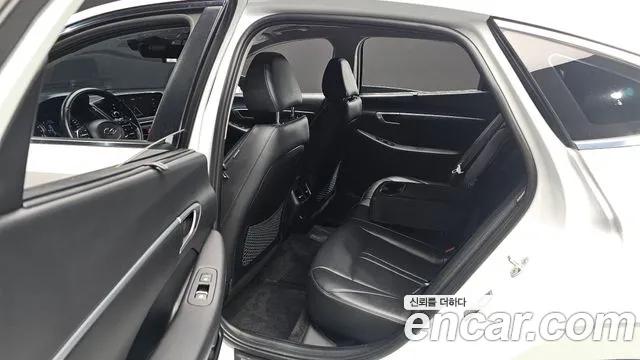 Hyundai Sonata 2020 — фото 12