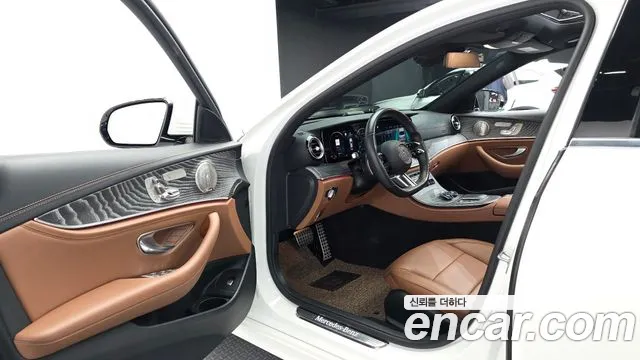 Mercedes-Benz E-Class 2021 — фото 10