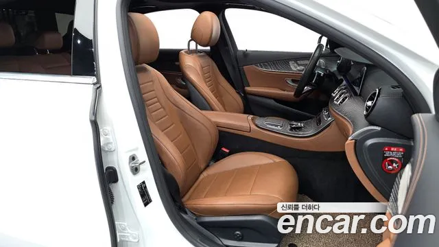 Mercedes-Benz E-Class 2021 — фото 11
