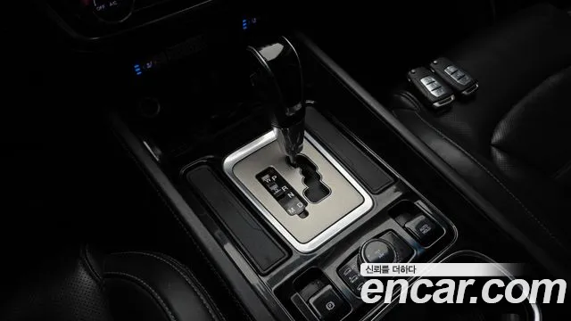 KG_Mobility_Ssangyong Rexton 2018 — фото 12