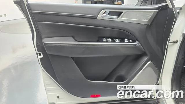 KG_Mobility_Ssangyong Rexton 2018 — фото 14